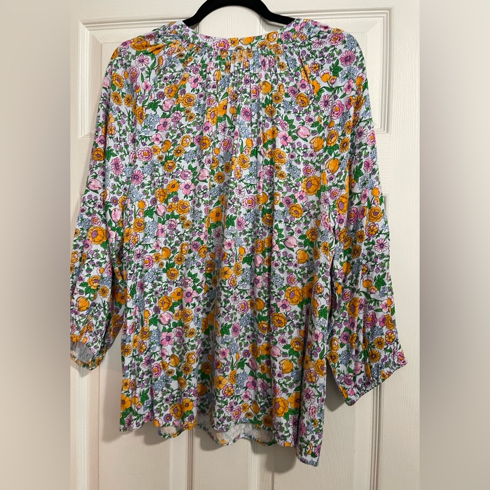 Cute Crown & Ivy Top